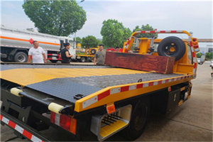 天柱附近拖车电话号码服务